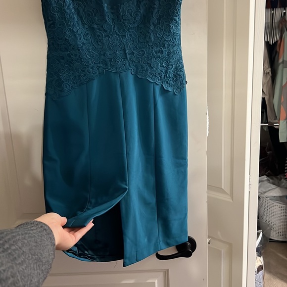 BNWT: Medium formal dress - Picture 8 of 9